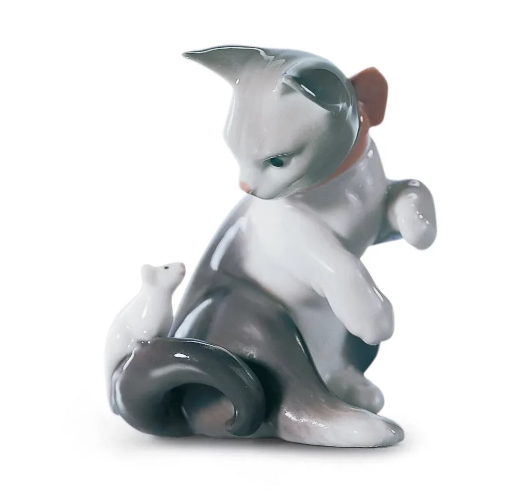 Котёнок и мышка — LLADRÓ 01005236, кадр фабричной галереи 1