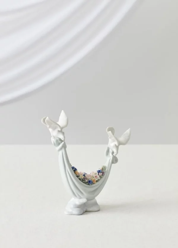 Лепестки мира — LLADRÓ 01006579, кадр фабричной галереи 3